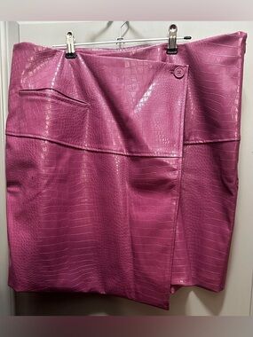 Worthington Size 16 Asymmetrical Artificial Leather Skirt NWT